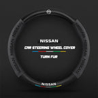 Car steering wheel cover in carbon fiber suede style suitable for Nissan